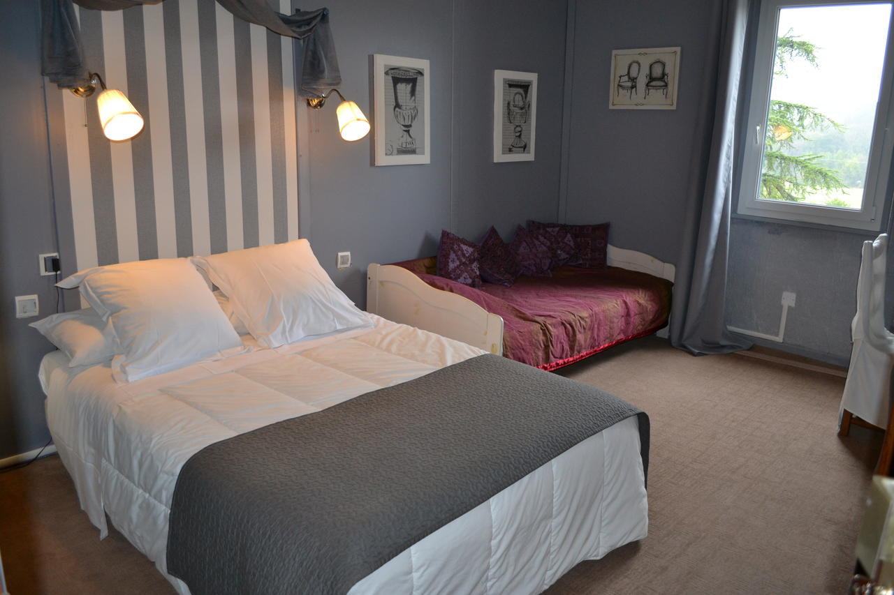 Logis Le Relais Sarrasin Hotel Vezenobres Quarto foto